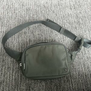 Everywhere Belt Bag Large Olive Crossbody